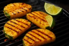Tropische twist op de barbecue: gegrilde ananas met kaneel, limoen en een vleugje rook